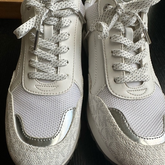 Michael Kors Maddy Trainer Fashion Sneaker Shoes Size 9 - Picture 4 of 8